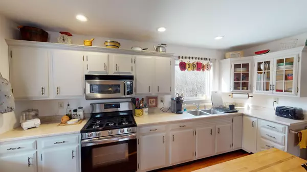 Bucksport, ME 04416,1714 River RD