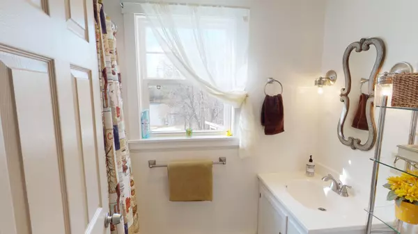 Bucksport, ME 04416,1714 River RD