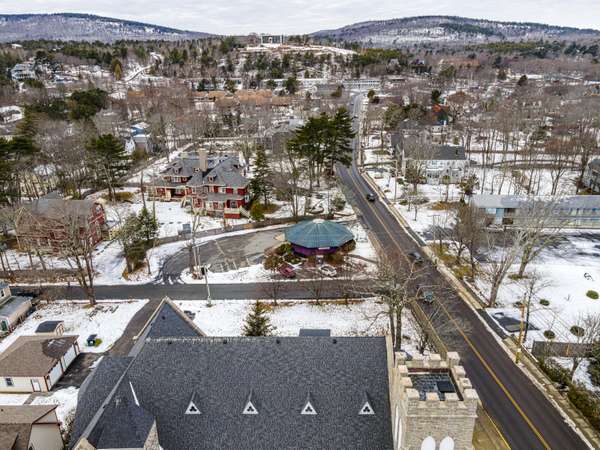 Bar Harbor, ME 04609,64 Mount Desert ST