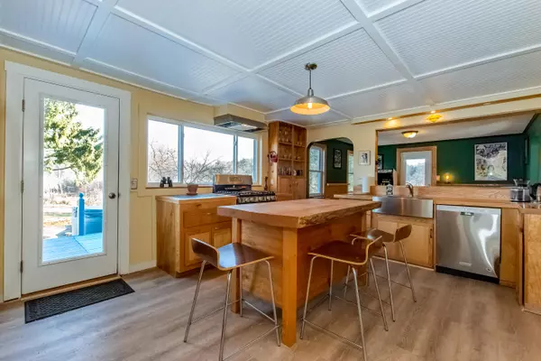 Kittery, ME 03905,485 Haley RD