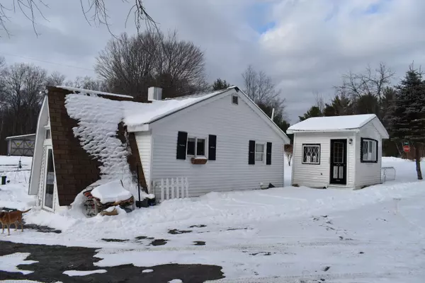 Medway, ME 04460,6 Village LN