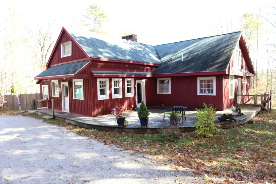 31 Middle RD, Cumberland, ME 04021