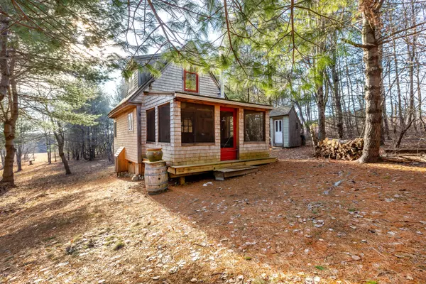 Whitefield, ME 04353,735 Wiscasset RD