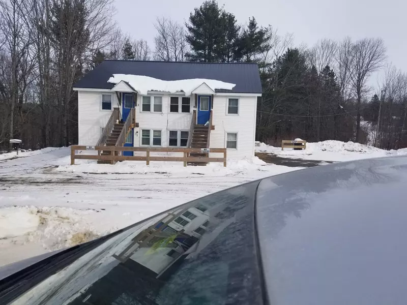 10 Jackson ST, Dexter, ME 04930