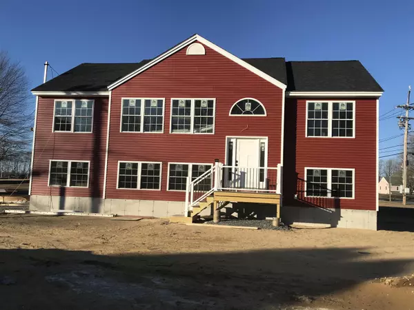 10 Lebanon RD, North Berwick, ME 03906