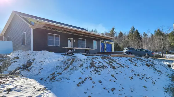 28 Arthur ST, West Gardiner, ME 04345