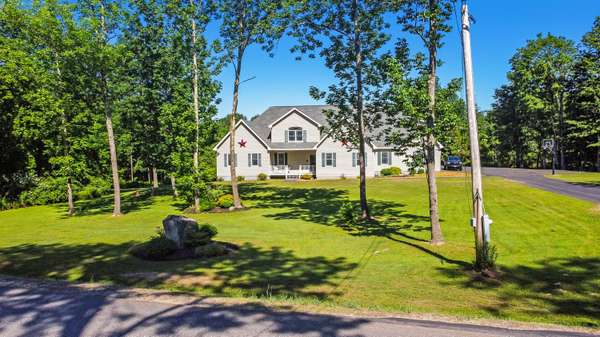 40 Metcalf RD, Winthrop, ME 04364