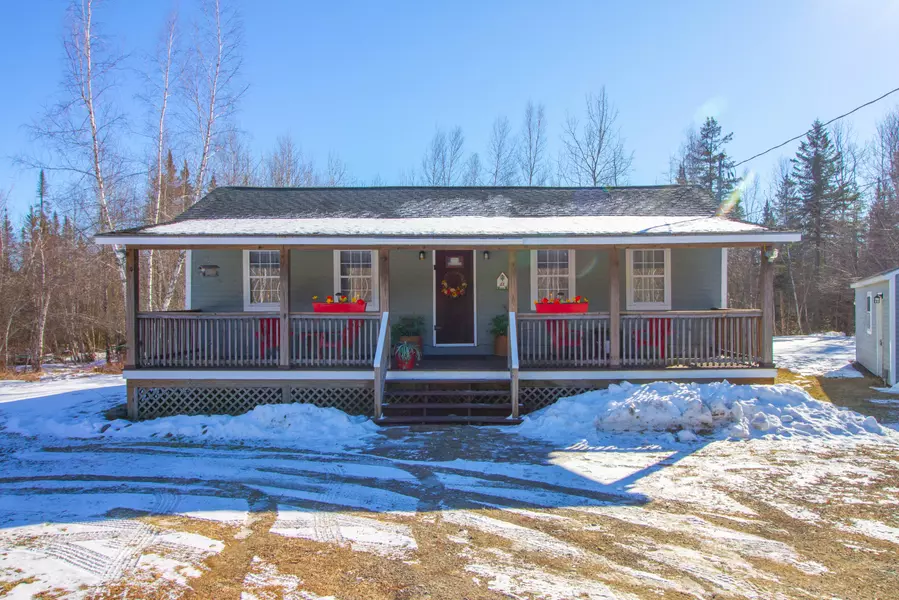 27 Bog Brook RD, China, ME 04358