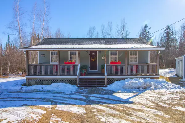 27 Bog Brook RD, China, ME 04358