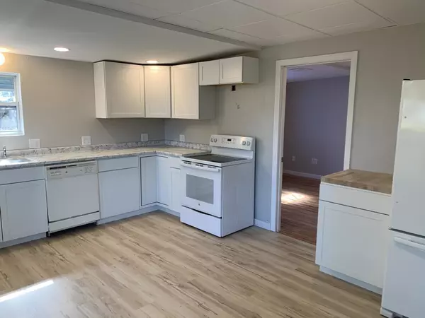 Lewiston, ME 04240,139 Howe ST