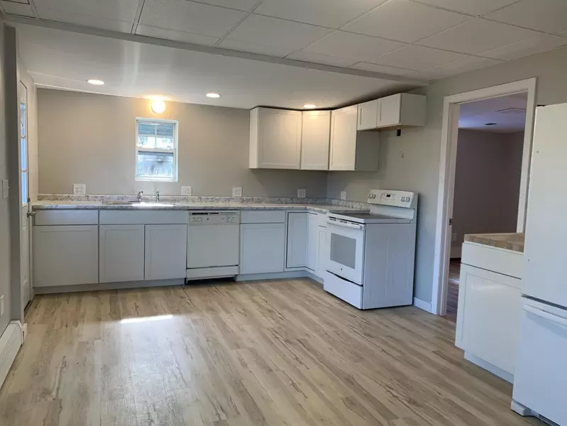 139 Howe ST, Lewiston, ME 04240