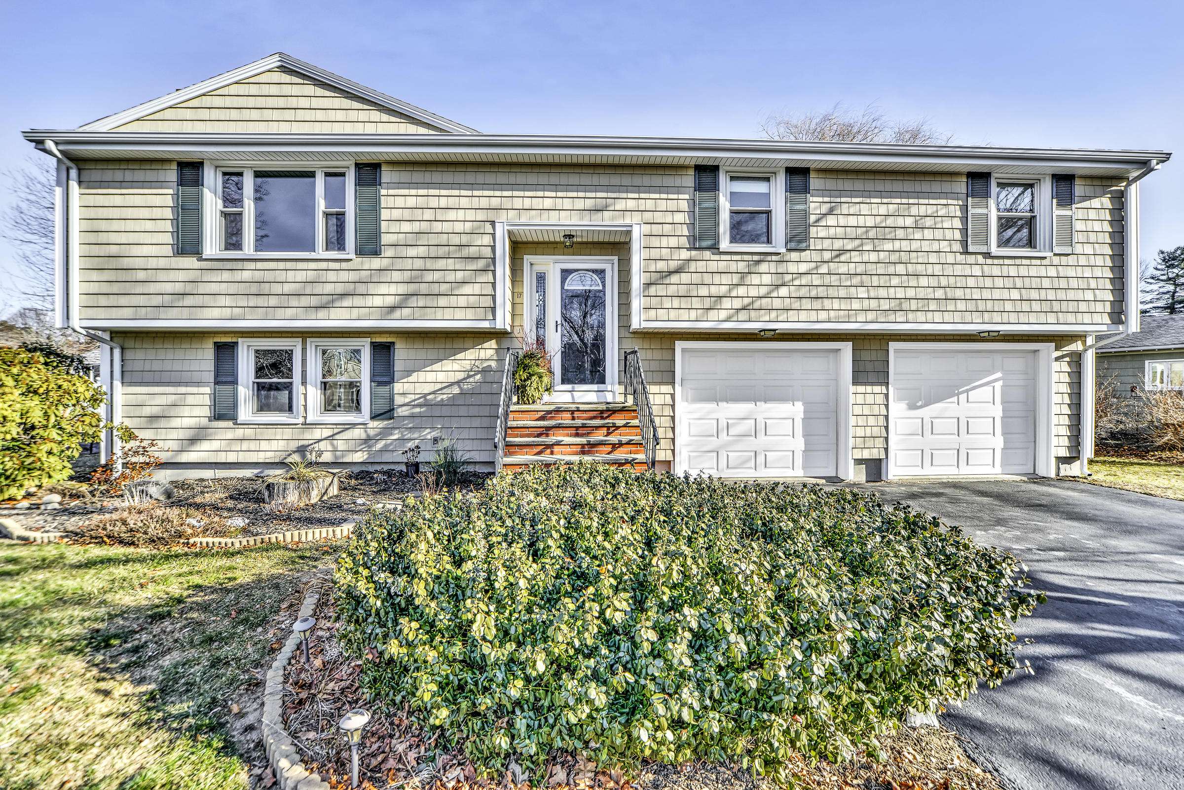 17 Wingate DR, Portland, ME 04102