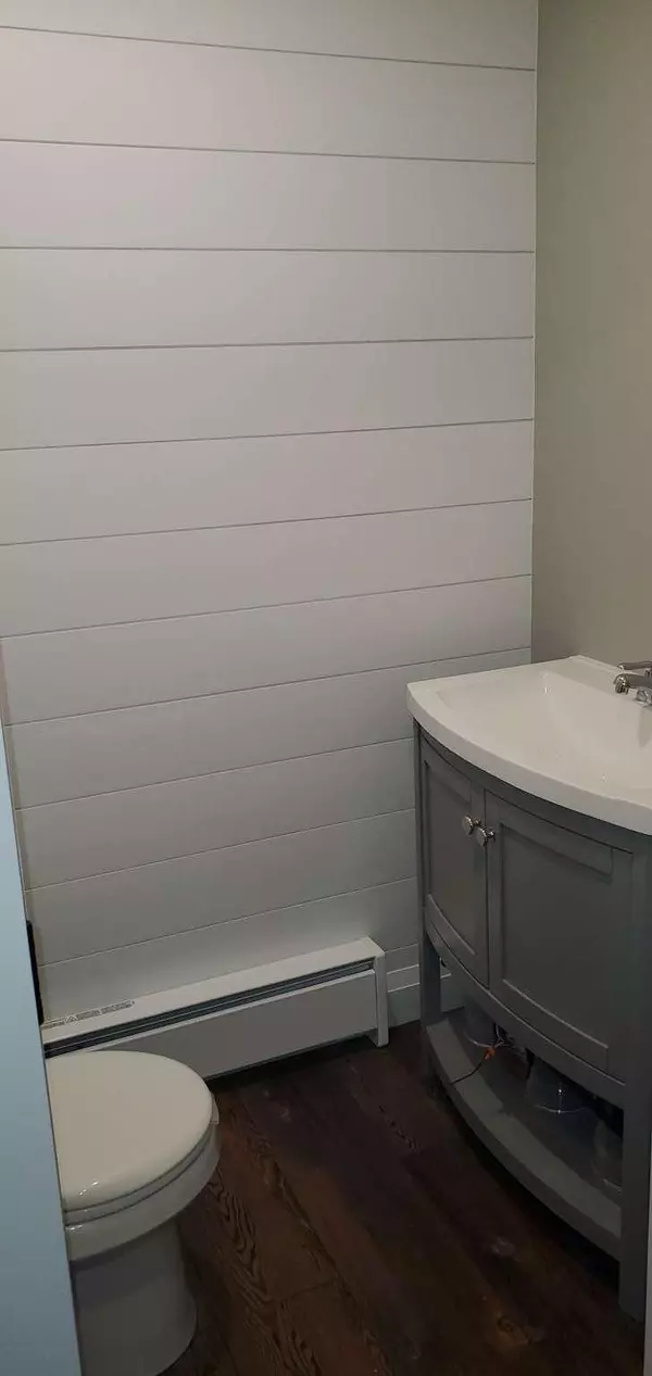 Northport, ME 04849,806 Beech Hill RD