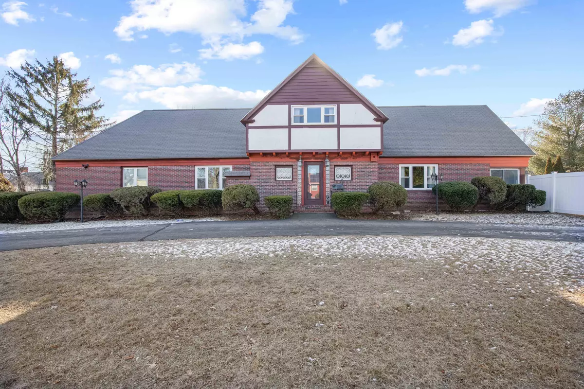 Portland, ME 04103,63 Parsons RD