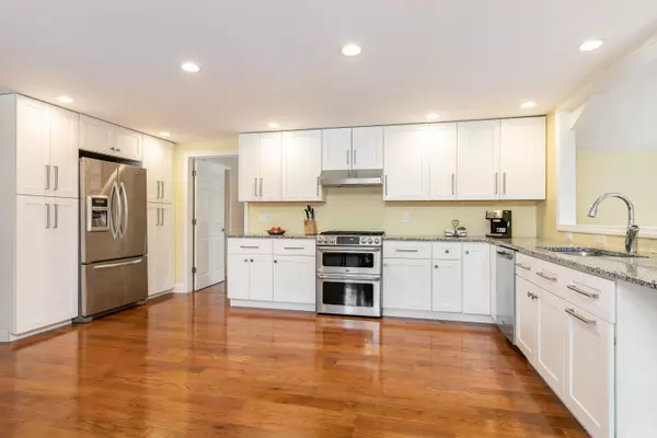 Yarmouth, ME 04096,372 Granite ST