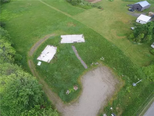 Newport, ME 04953,382 Moosdehead TRL