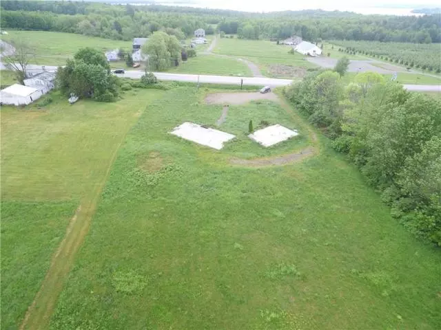 Newport, ME 04953,382 Moosdehead TRL