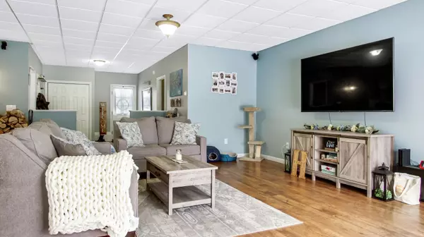 Sidney, ME 04330,121 Tiffany RD