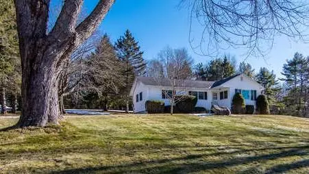 Bucksport, ME 04416,82 Spruce ST