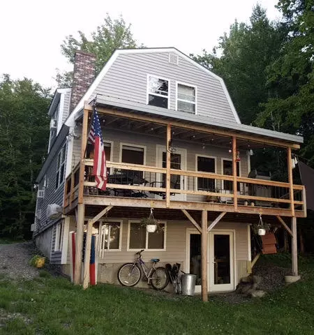 109 Richards LN, Abbot, ME 04406