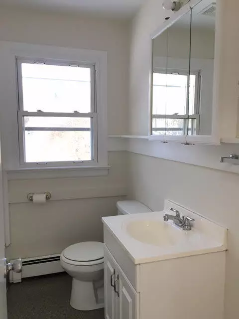 Thomaston, ME 04861,41 Roxbury ST