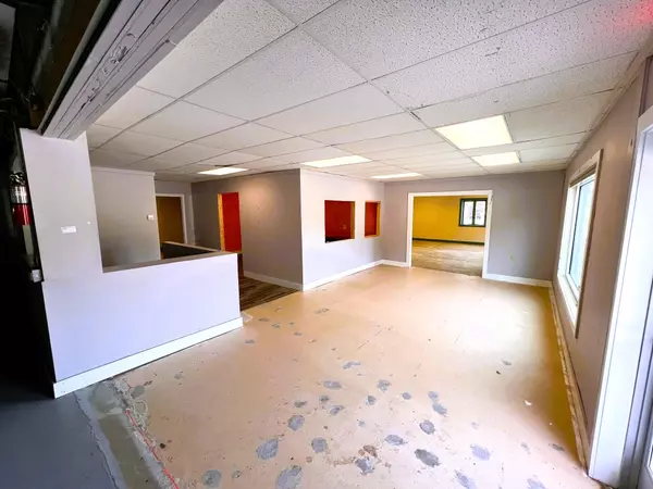 Waldoboro, ME 04572,1607 Atlantic HWY