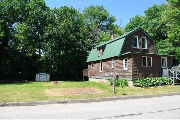 86 Poliquin AVE, Auburn, ME 04210