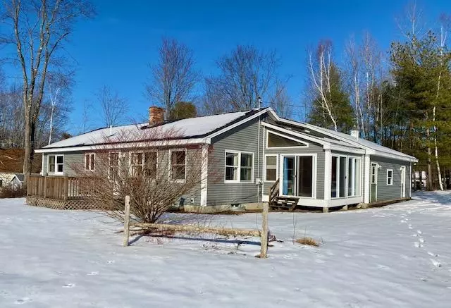 75 High RD, Cornish, ME 04020