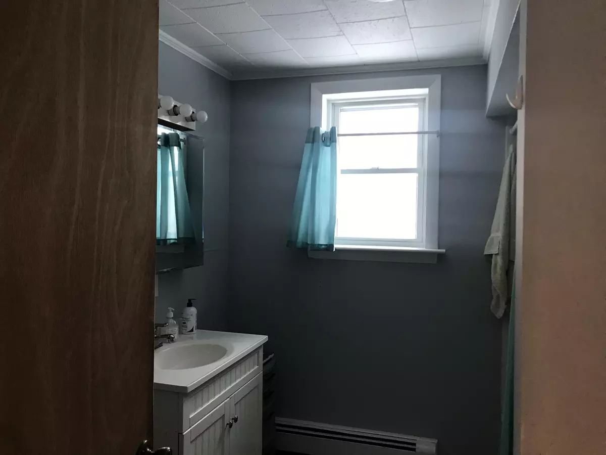 Lisbon, ME 04250,19 Ferry RD