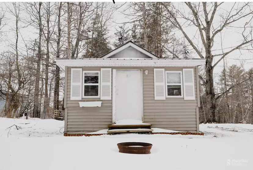 Hampden, ME 04444,82 Fowlers Landing RD