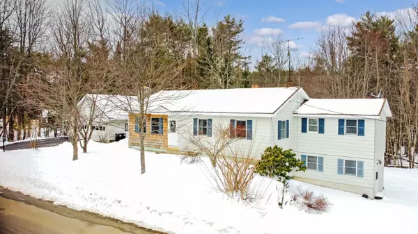 12 Tallwood DR, Sidney, ME 04330