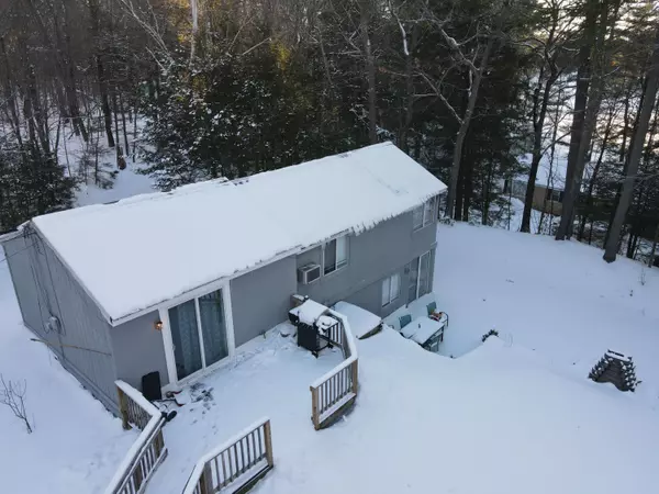 17 Grassington RD, Windham, ME 04062