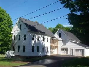 68 Park ST, Mechanic Falls, ME 04256