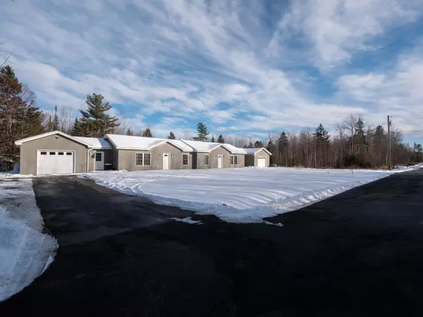 Ellsworth, ME 04605,33 Seaveys RD