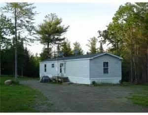 87 School ST, Brooks, ME 04921