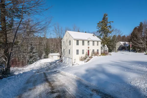 14 Graystone RD, Gray, ME 04039