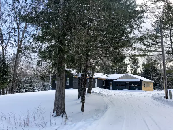 Searsmont, ME 04973,538 Woodmans Mills RD