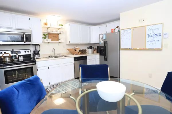 Orono, ME 04473,5 Colburn DR #8