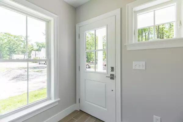 Saco, ME 04072,284 Bradley ST #5