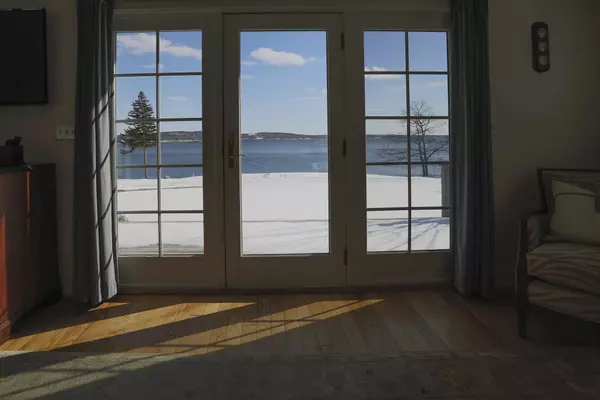 18 Bayview DR, Stockton Springs, ME 04981