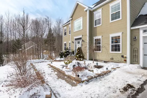 Mechanic Falls, ME 04256,28 Atlantis DR