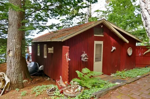 Mount Desert, ME 04660,48 Wi Pojereno RD