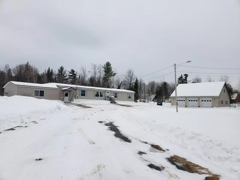 21 Stonewall DR, Livermore, ME 04253