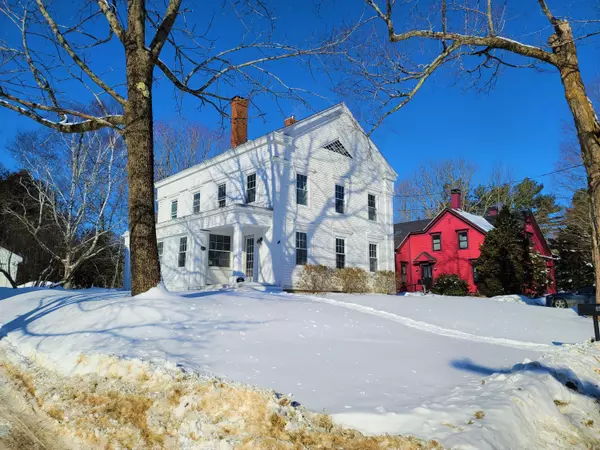 Thomaston, ME 04861,49 Knox ST