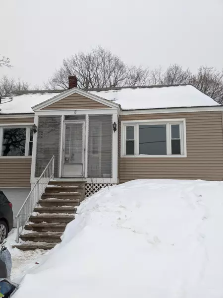 8 Noble ST, Lewiston, ME 04240