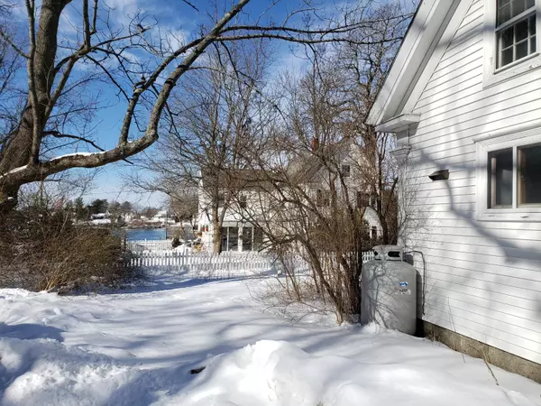 Kittery, ME 03905,8 Pepperrell RD