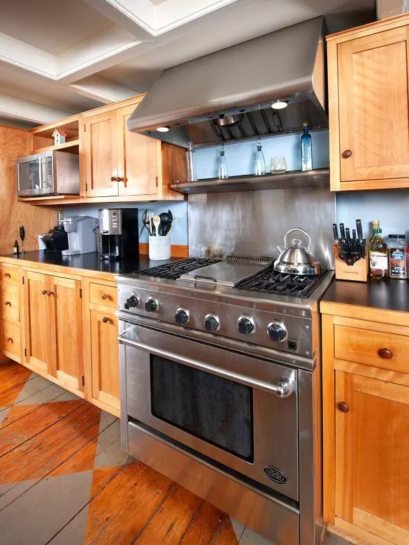 Kittery, ME 03904,58 Cutts RD