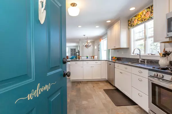 Brunswick, ME 04011,423 Mere Point RD