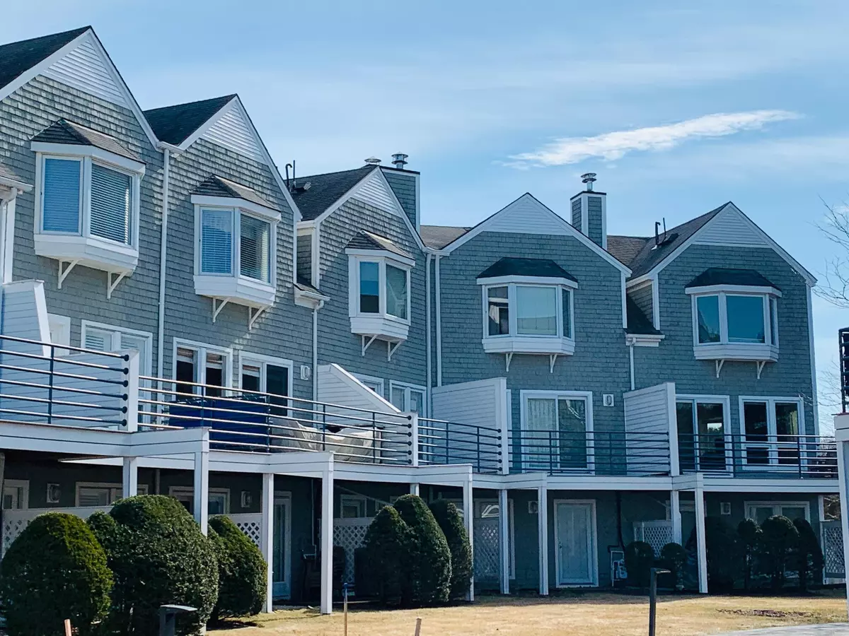 South Portland, ME 04106,148 Breakwater DR #15