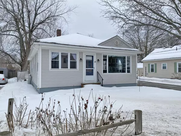 4 South Garand ST, Winslow, ME 04901